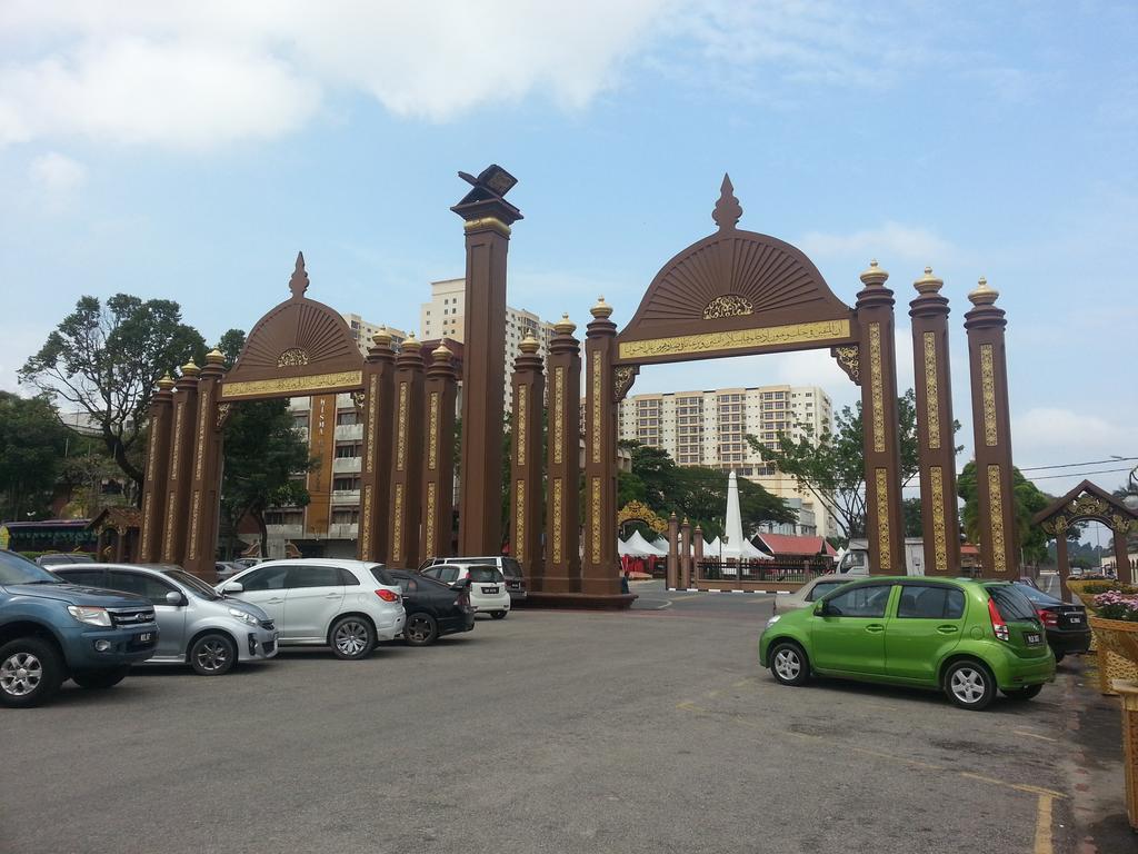 Kota Bharu Apartment Exterior photo